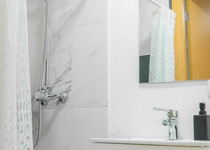 Growth House فندق مبيت وإفطار بورتو